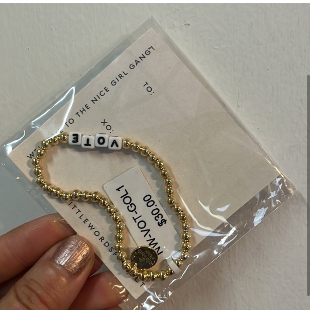 Reseller lot bracelets. - Picture 3 of 3